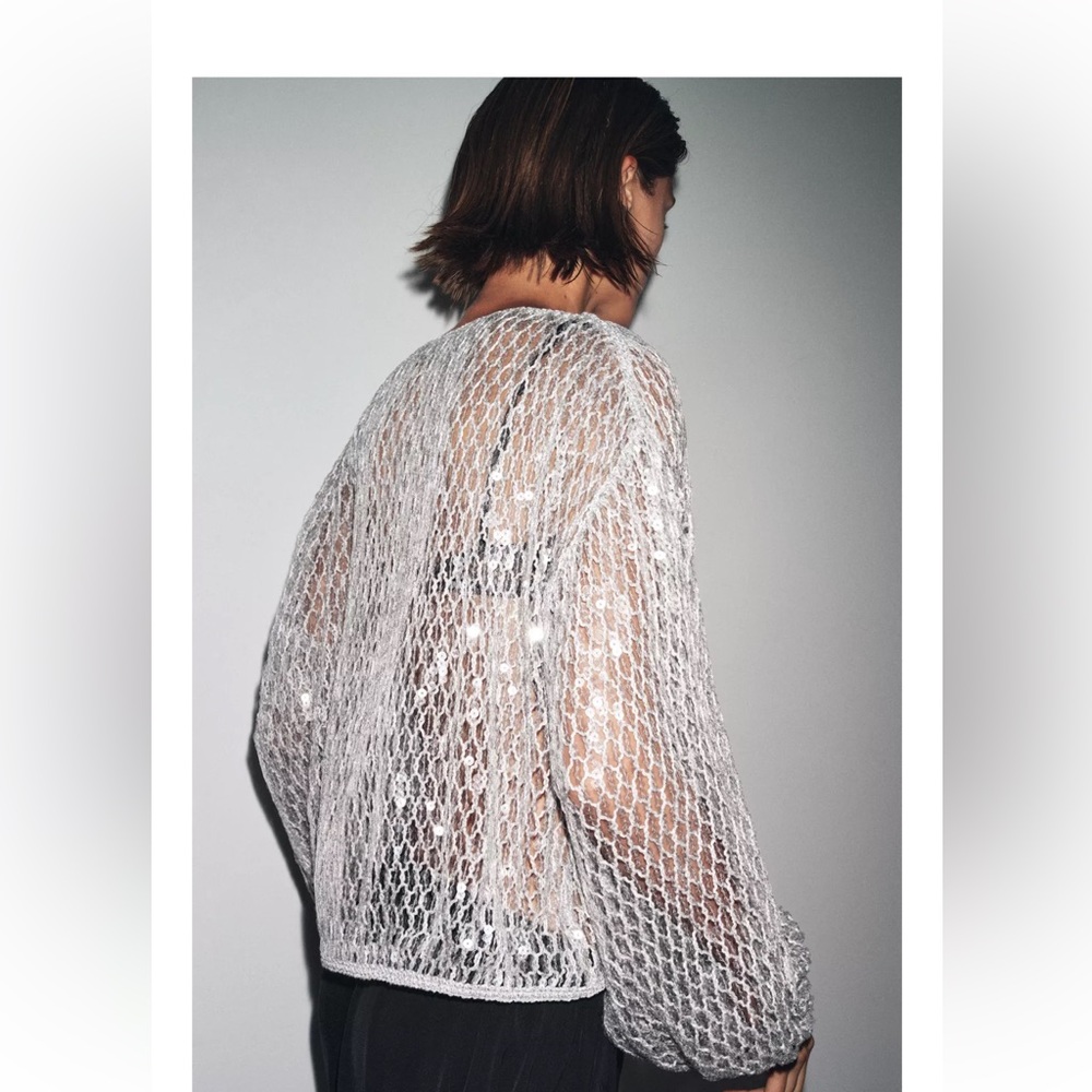 TREND NWT ZARA SILVER VIRAL sequin top M 
🚨 My prices are firm, no discount. - Picture 12 of 16